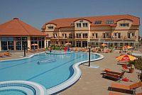 Outdoor experience pool of Aqua-Spa Hotel Cserkeszolo 4*