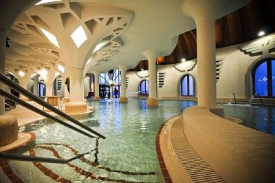 Hagymatikum Bath in Makó, uno dei bagni più belli in Ungheria - ✔️ Grand Hotel Glorius**** Makó - pacchetti a prezzi imbattibili 